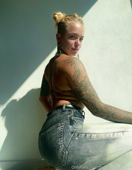 girl on girl onlyfans beautiful image