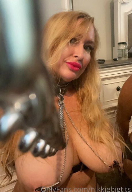 nikkiebigtits xxx model archive
