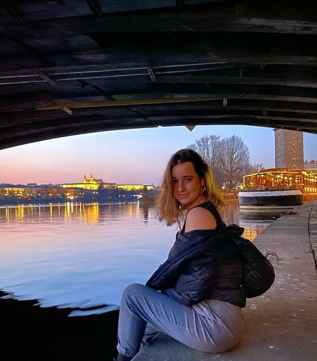 Julia Gomez porn model gallery