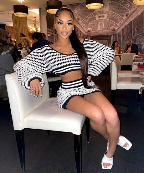 Breann Llewelyn porn model pics