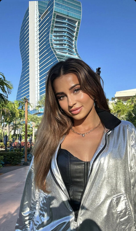 DJ JuicyM pornstar adult img