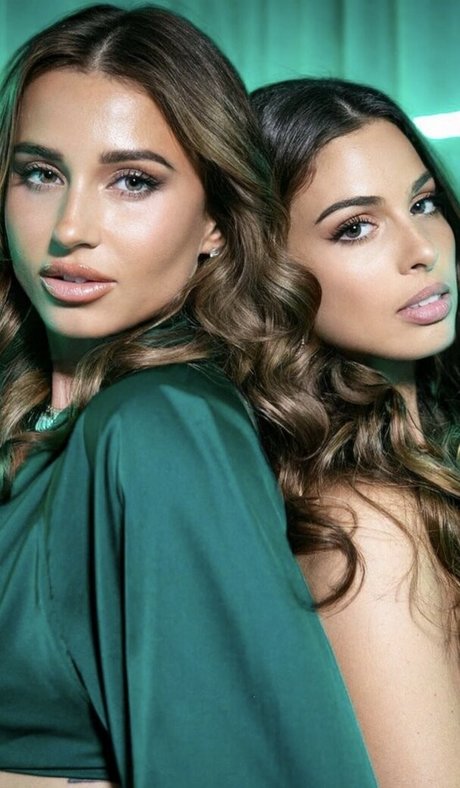 DJ JuicyM model pretty pic