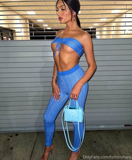 Tsmissmara model hot images