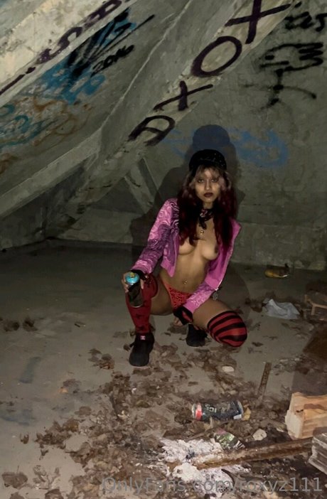 Roxyz111 erotic model pictures