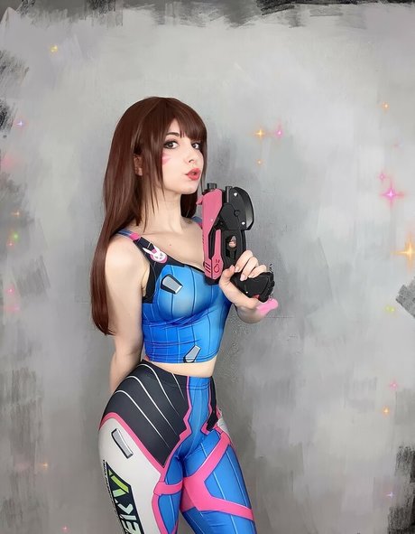 lady pizza hug model exclusive picture