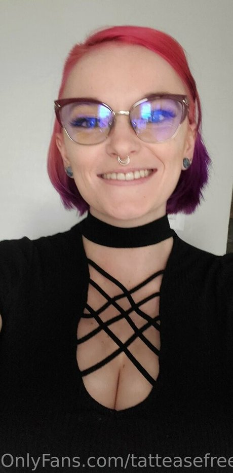 tatteasefree model adult photo