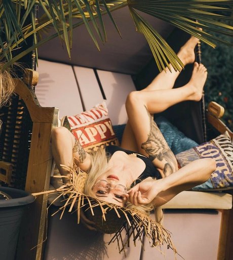 Farbenfuchs art pornstar photo