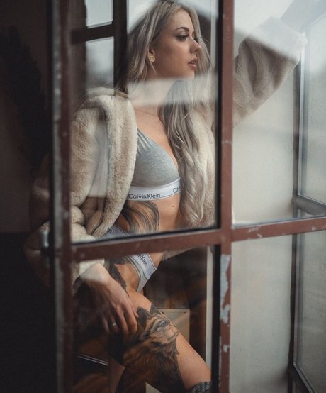 Farbenfuchs pornographic actress pictures