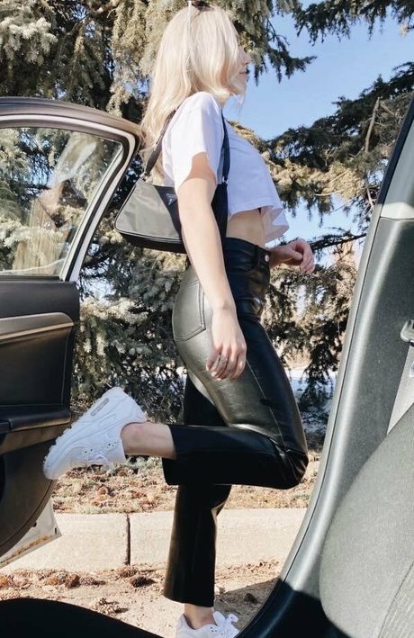 teen young onlyfans exclusive photos