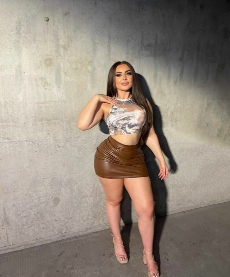 Mamiii model free pics