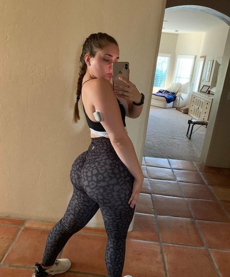 Mamiii model nudes img