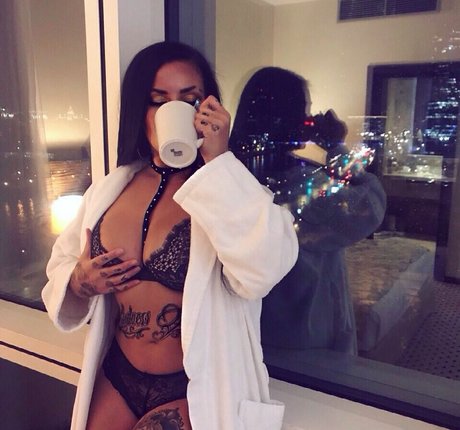 hairy armpits onlyfans beautiful xxx image