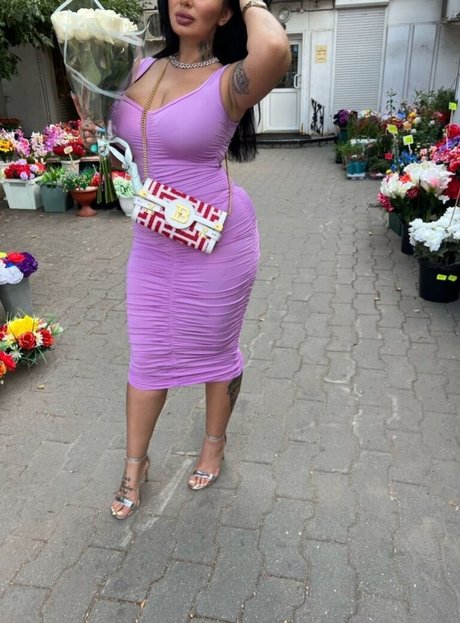 petite slut onlyfans perfect images