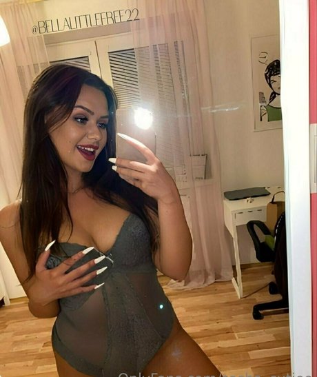 sasha cutiee art model picture