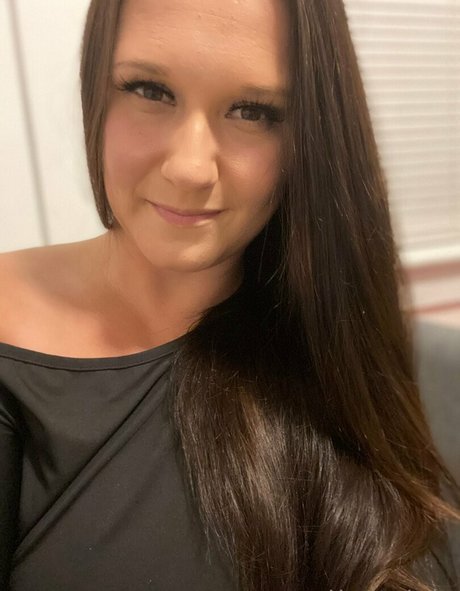 Hanna Lake naked pornstar images