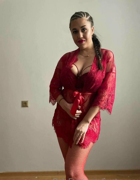 bustyyyyy nice star archive