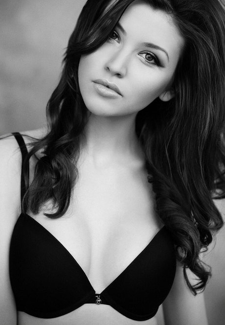 Paulina Sobon porn model pictures