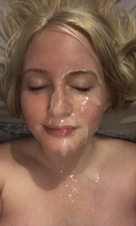 busty brunette onlyfans free nude pic