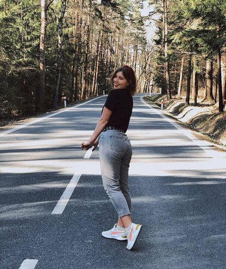 twerkingpeach free actress galleries