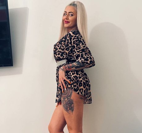 aquene isabell perfect pornstar pictures