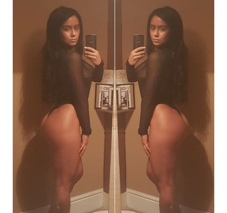 Suzy Hanah pornographic model gallery