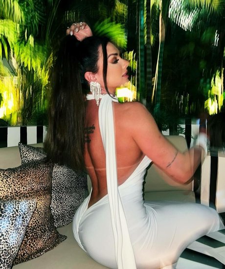 Juliana Salimeni nice actress pic