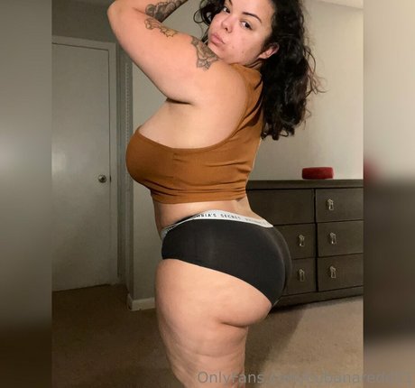 cubanaredd21 erotic model images