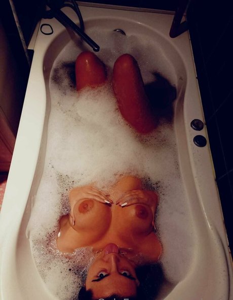 oanioana model beautiful image