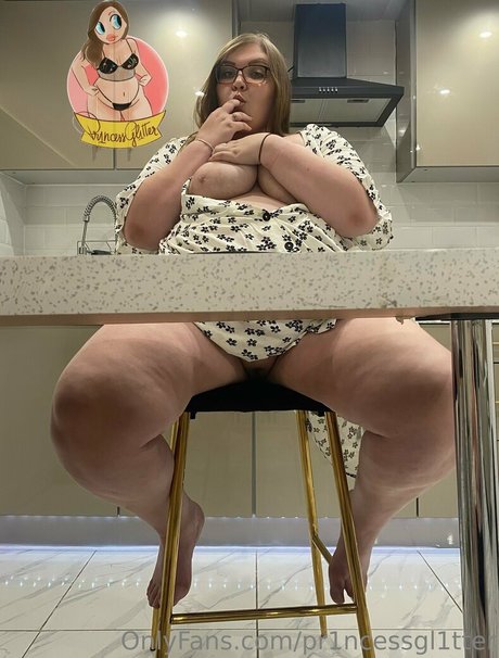 pr1ncessgl1tterfree star sexy pic