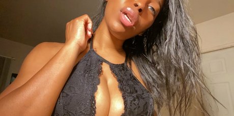 shacrisiaa model pretty pics