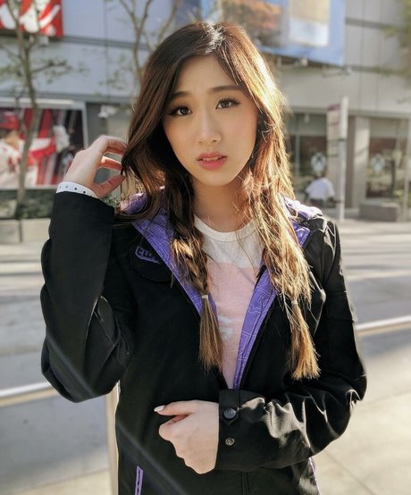 Yougelly erotic actress images