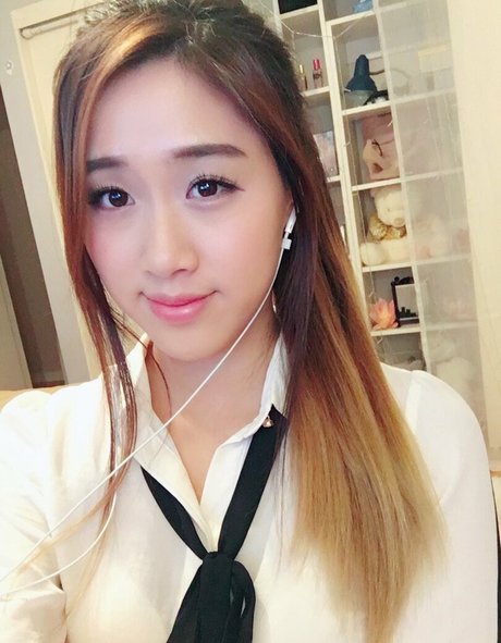 Yougelly pornstar exclusive pictures