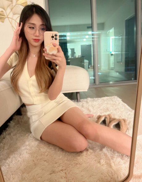 Yougelly pornstar high quality photo