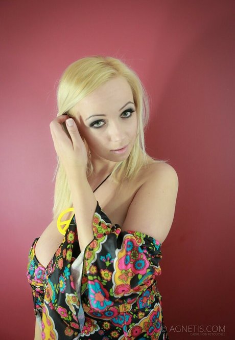 blonde deepthroat onlyfans sexy nude picture