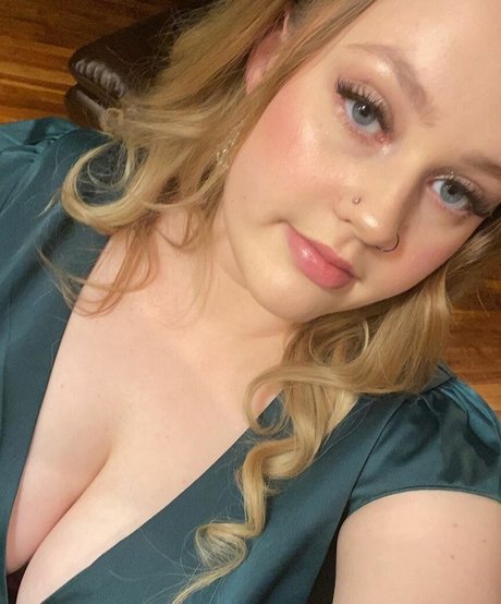 Sara M beautiful model photos