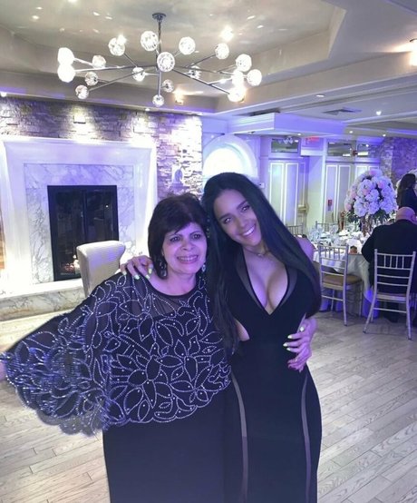 thick latina milf onlyfans sexy nudes gallery