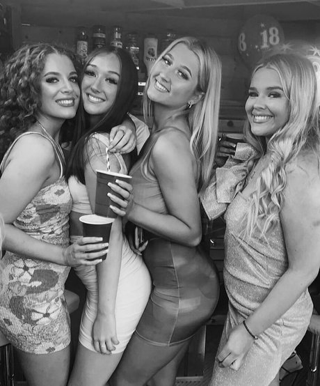 Laura Brophy model adult pictures