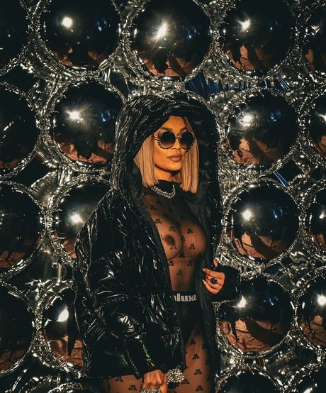 Pearl Thusi sex model img