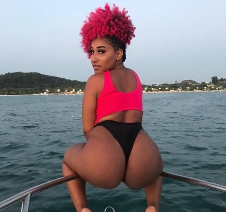 tattooed onlyfans erotic images