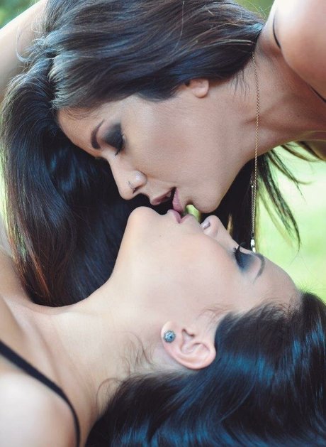 Paula Ribeiro nude pornstar images