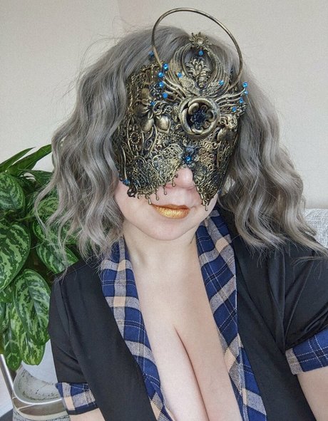 Naomiwastaken star exclusive pics