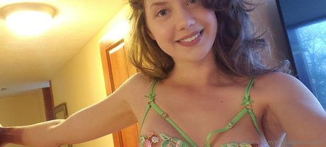 Elenakoshkaxoxo star pic