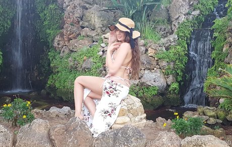 Elenakoshkaxoxo hd model photo