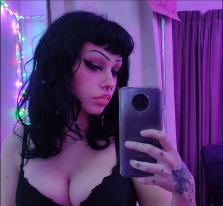 pinksnakey model nice photo