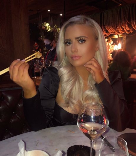 thick blonde onlyfans hot sex images