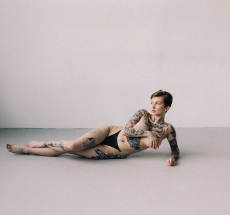 alyyyfabulous model nice pic