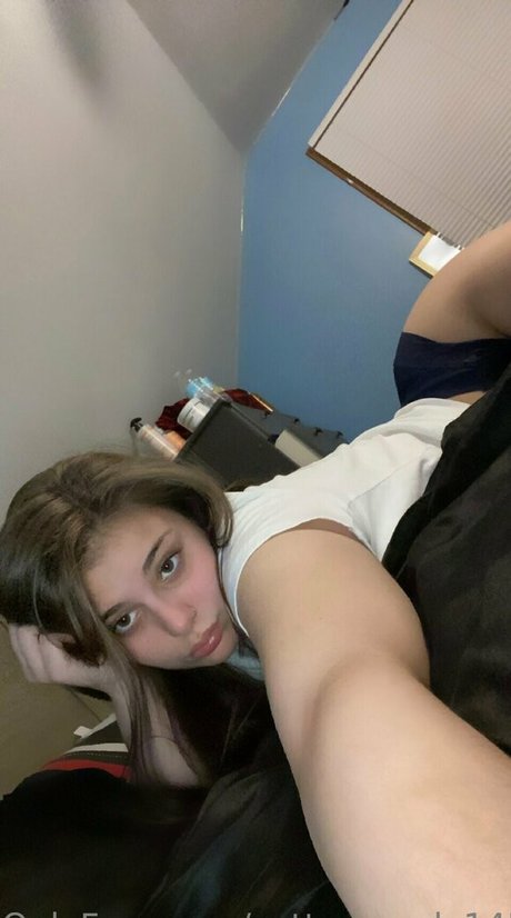 slut milf onlyfans hot sexy photos