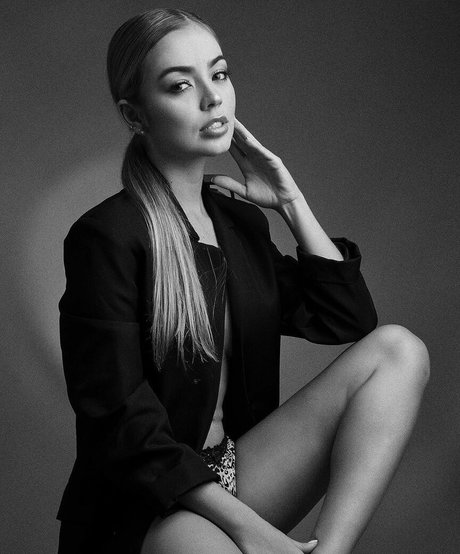 Valentina Gallego exclusive star photo