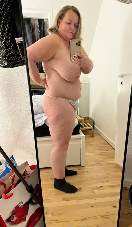 blonde secretary onlyfans nude gallery