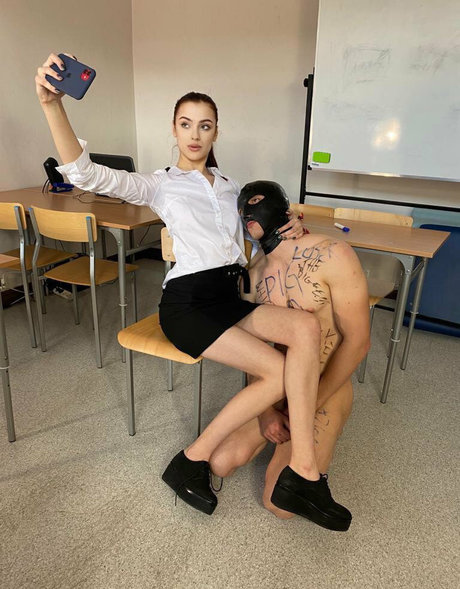 petite slut onlyfans exclusive images